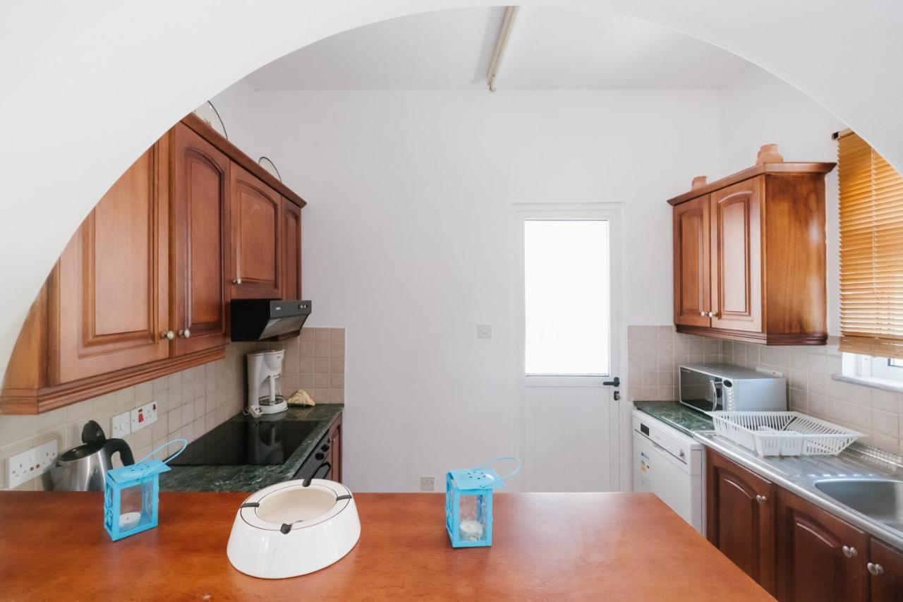 Chrysanthemum 3 Bedroom Villa Paphos